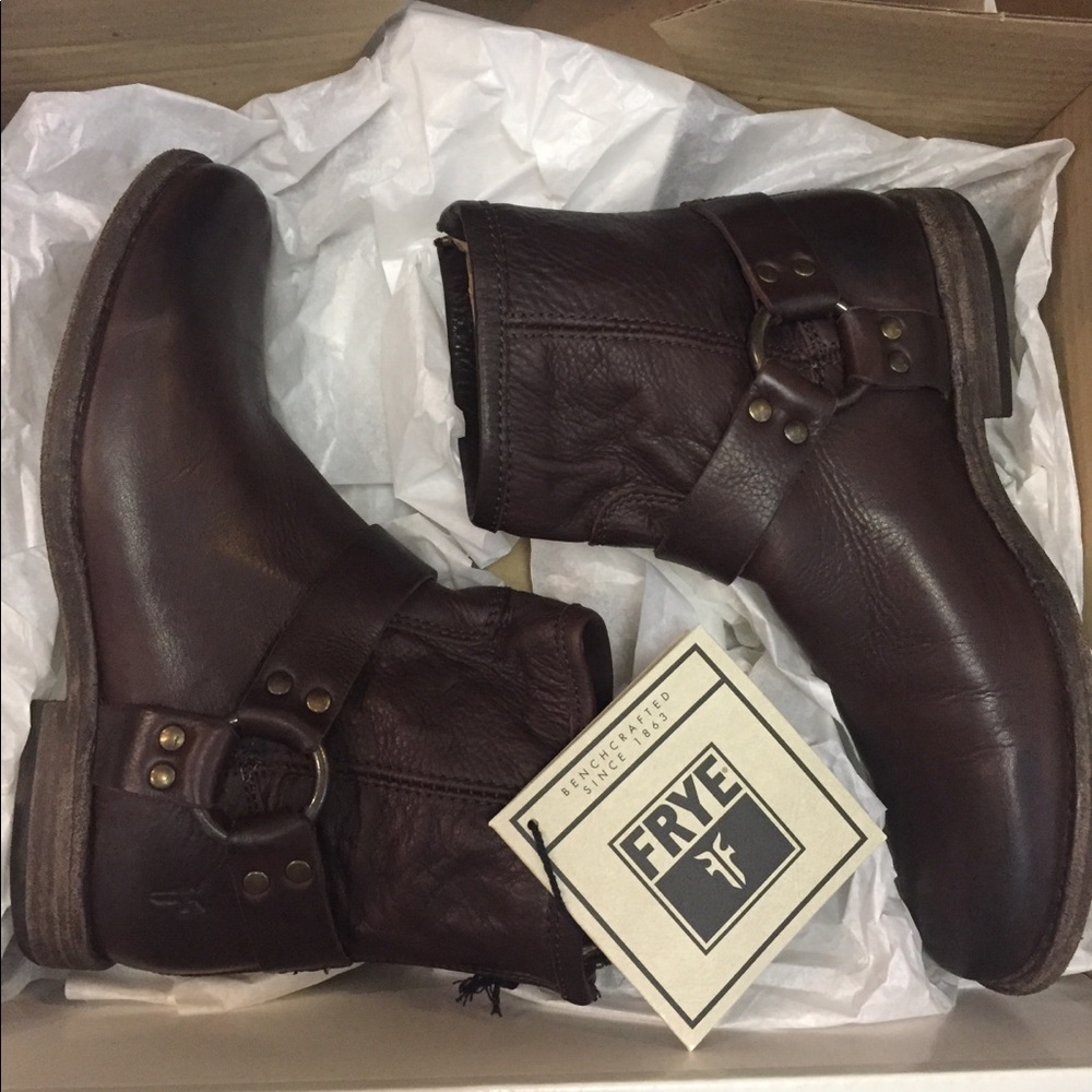 NWT Frye Phillips Harness short boots size 7